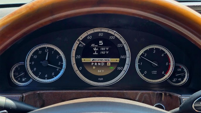 Mercedes W212 AMG style screen